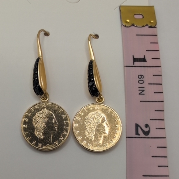 Elegant Goldtone and Black Earrings with Textured Pendants - Picture 5 of 5